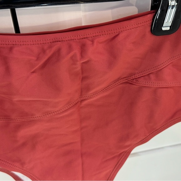 Cupshe Marsala twisted high waisted bikini bottoms Size Medium swim suit - Picture 6 of 9
